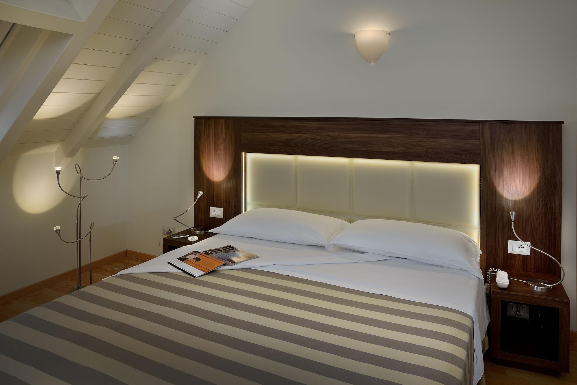 Astor Hotel Bologna Bagian luar foto