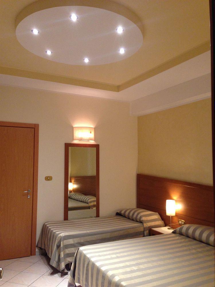 Astor Hotel Bologna Bagian luar foto