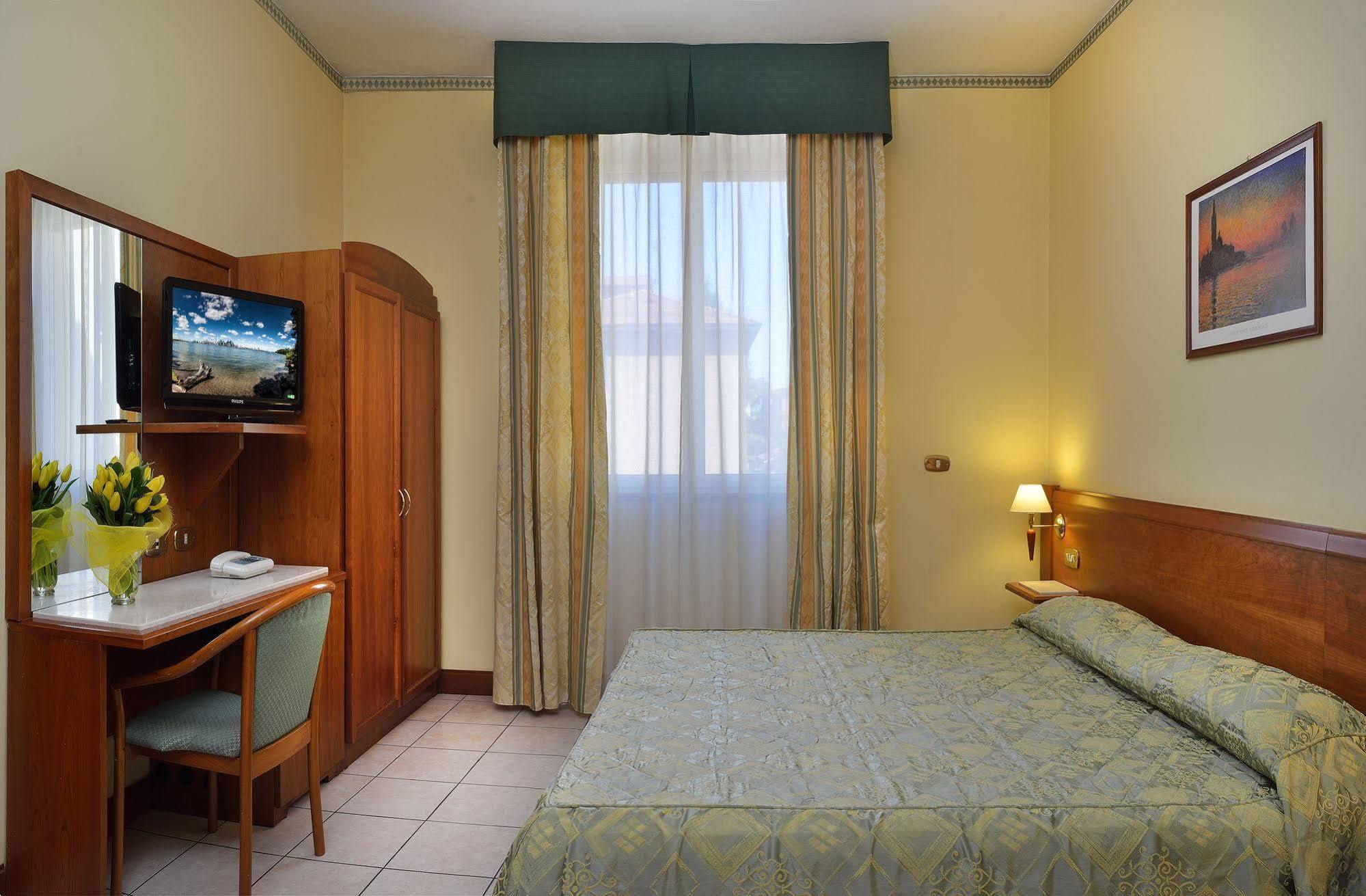 Astor Hotel Bologna Bagian luar foto